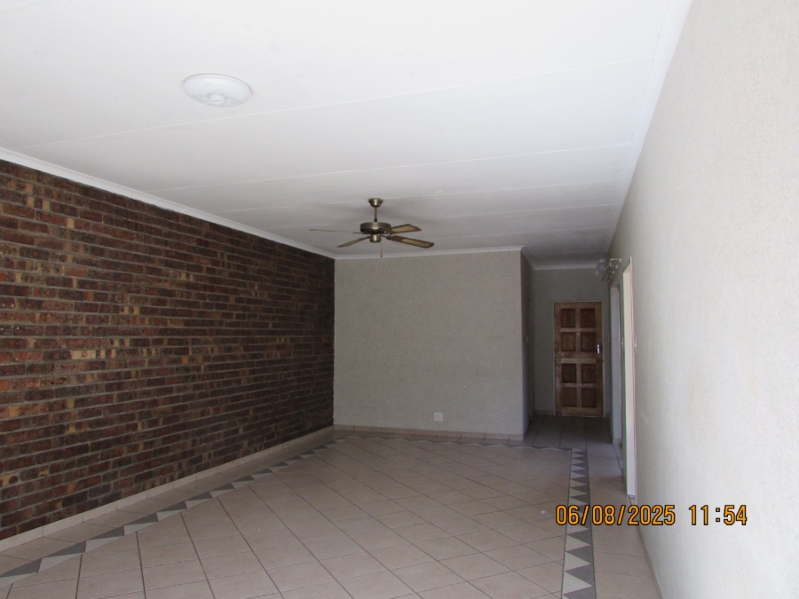 2 Bedroom Property for Sale in Erasmus Gauteng