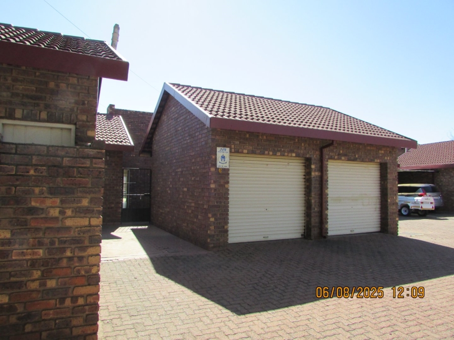 2 Bedroom Property for Sale in Erasmus Gauteng