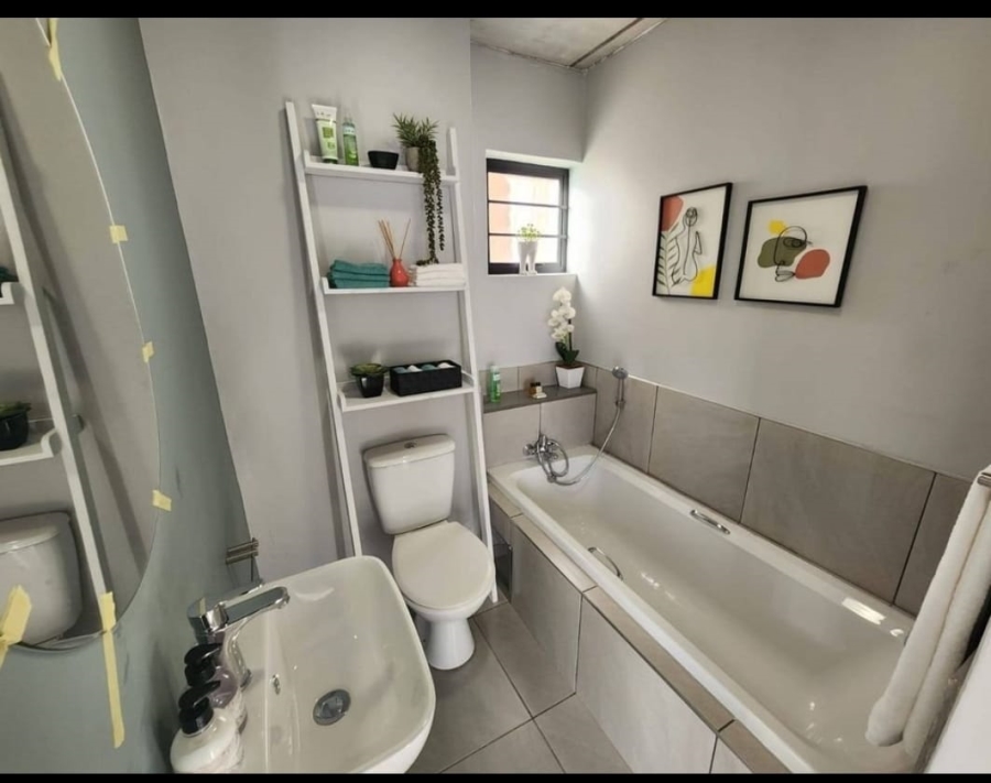 To Let 2 Bedroom Property for Rent in South Hills Gauteng