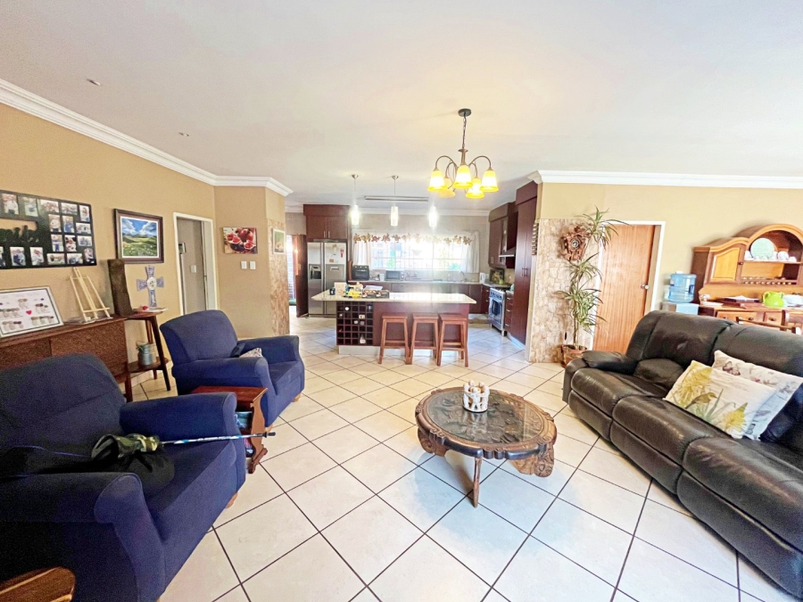 6 Bedroom Property for Sale in Eldoraigne Gauteng