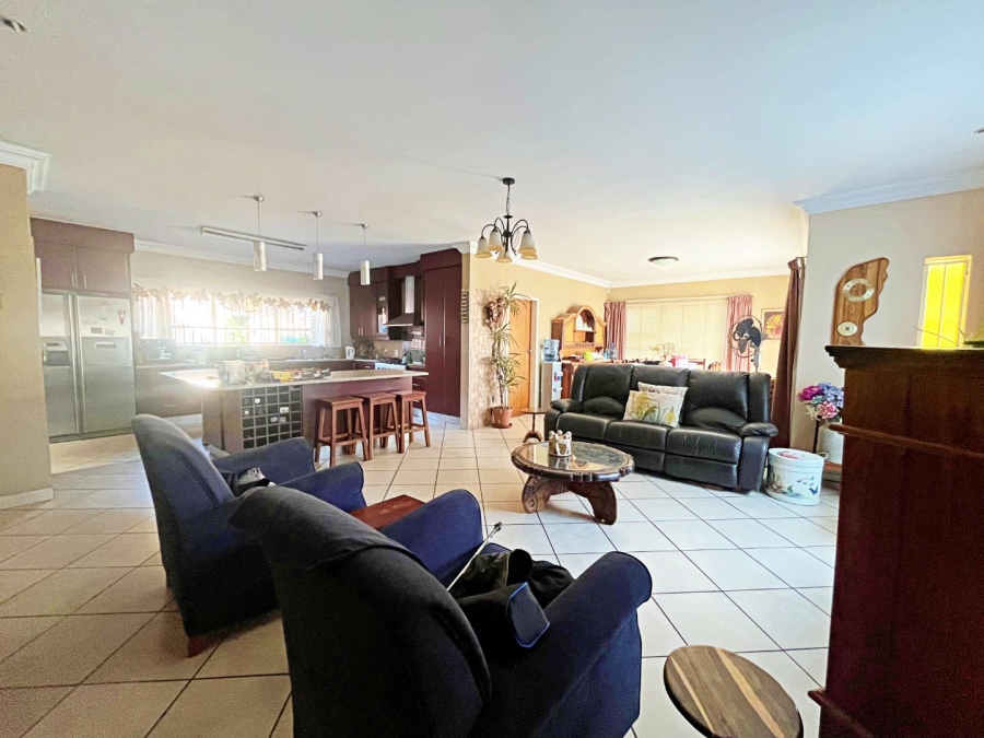 6 Bedroom Property for Sale in Eldoraigne Gauteng