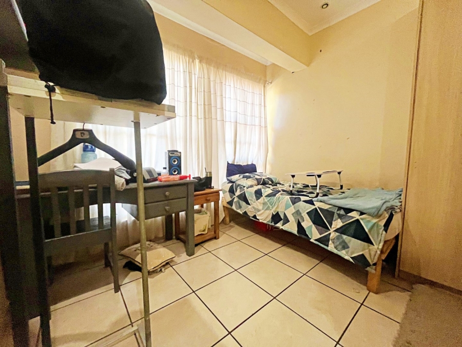 6 Bedroom Property for Sale in Eldoraigne Gauteng