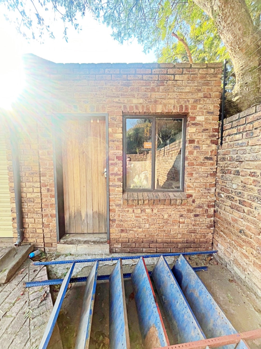 6 Bedroom Property for Sale in Eldoraigne Gauteng