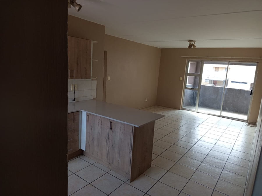 To Let 2 Bedroom Property for Rent in Vorna Valley Gauteng