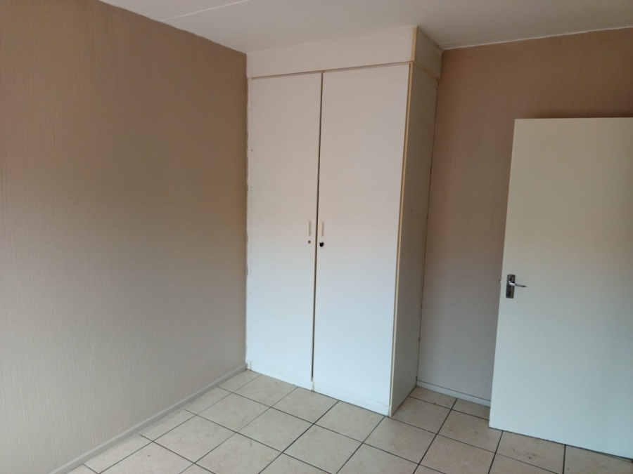 To Let 2 Bedroom Property for Rent in Vorna Valley Gauteng