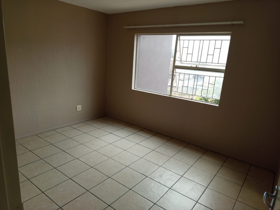To Let 2 Bedroom Property for Rent in Vorna Valley Gauteng