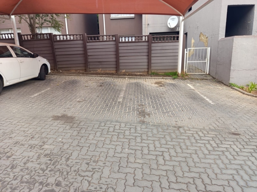 To Let 2 Bedroom Property for Rent in Vorna Valley Gauteng