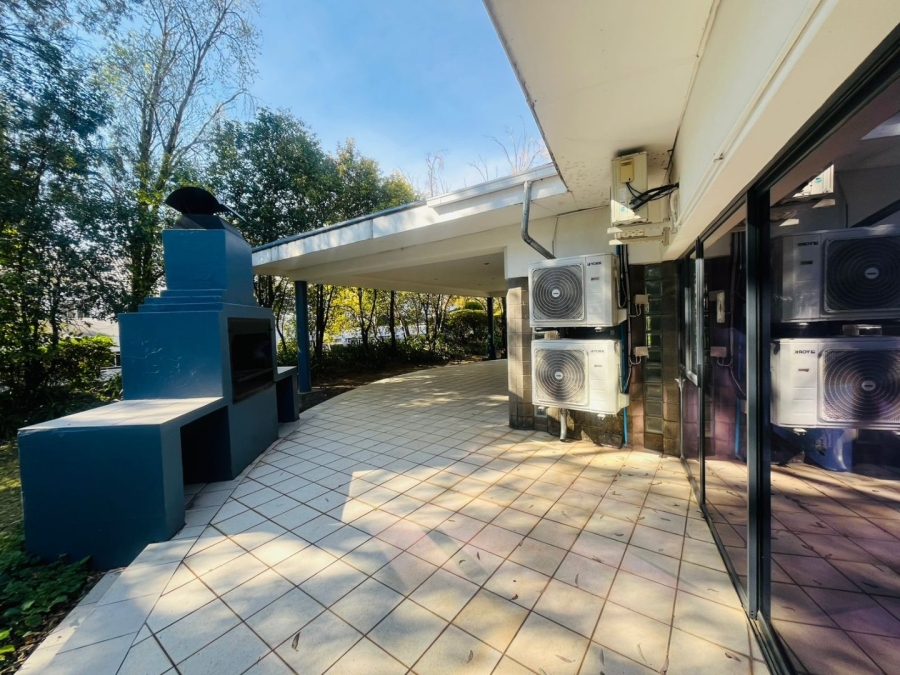  Bedroom Property for Sale in Woodmead Gauteng