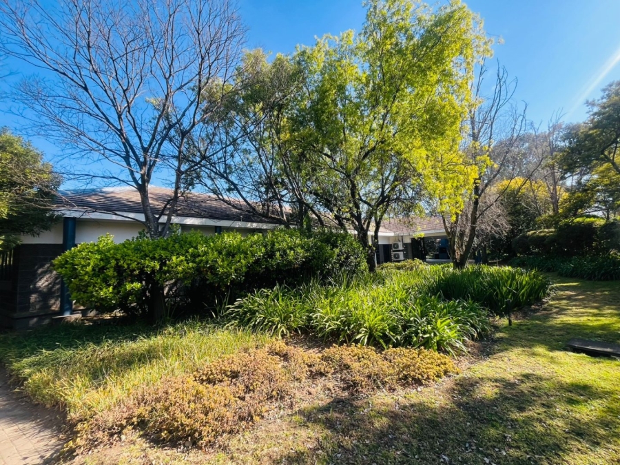  Bedroom Property for Sale in Woodmead Gauteng
