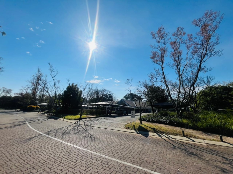  Bedroom Property for Sale in Woodmead Gauteng
