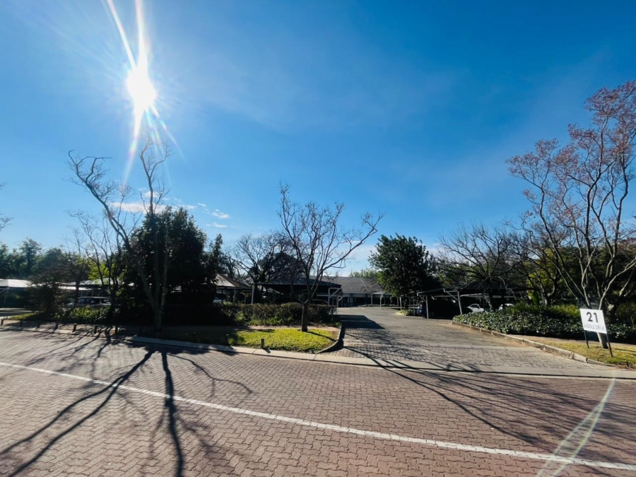  Bedroom Property for Sale in Woodmead Gauteng