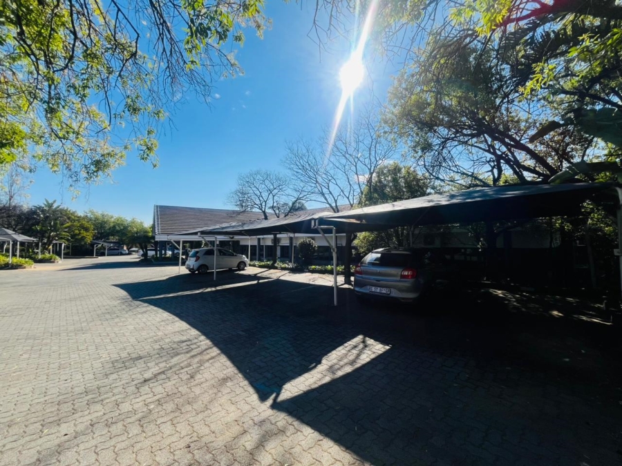 Bedroom Property for Sale in Woodmead Gauteng