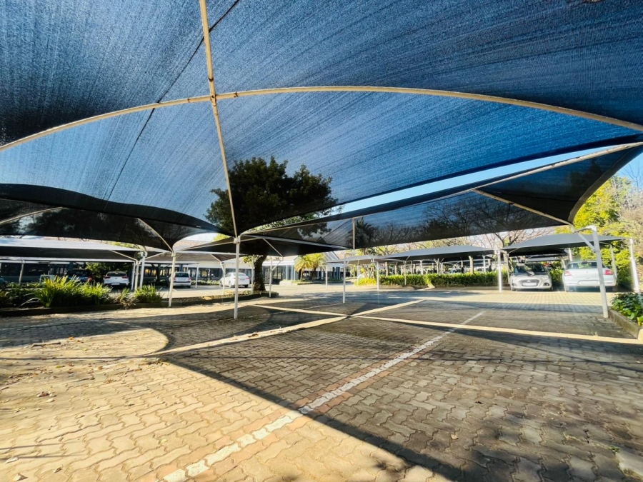  Bedroom Property for Sale in Woodmead Gauteng