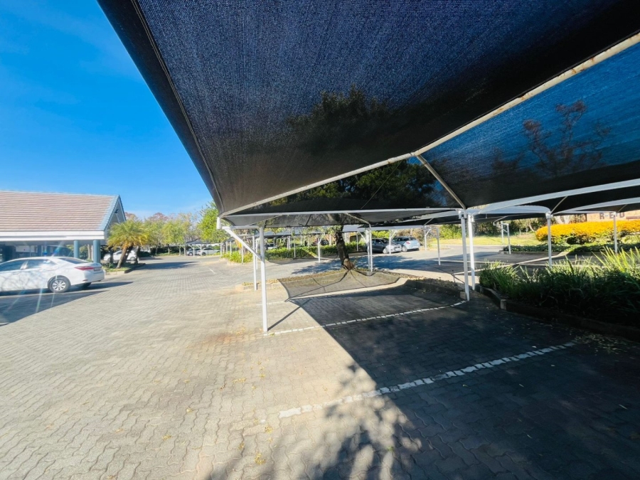  Bedroom Property for Sale in Woodmead Gauteng