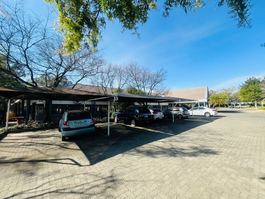  Bedroom Property for Sale in Woodmead Gauteng