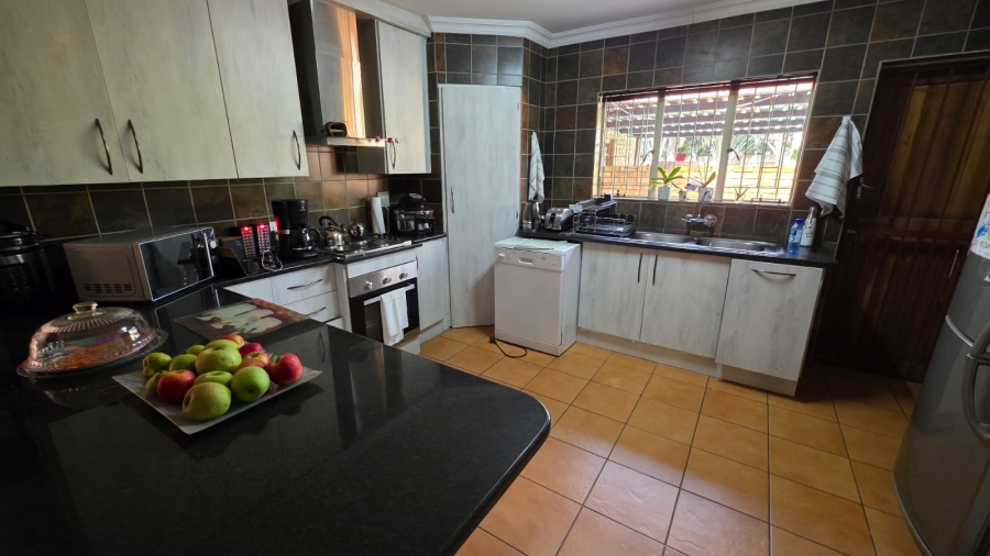 4 Bedroom Property for Sale in Doornpoort Gauteng