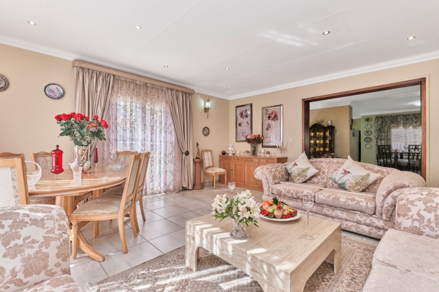 3 Bedroom Property for Sale in Wilro Park Gauteng