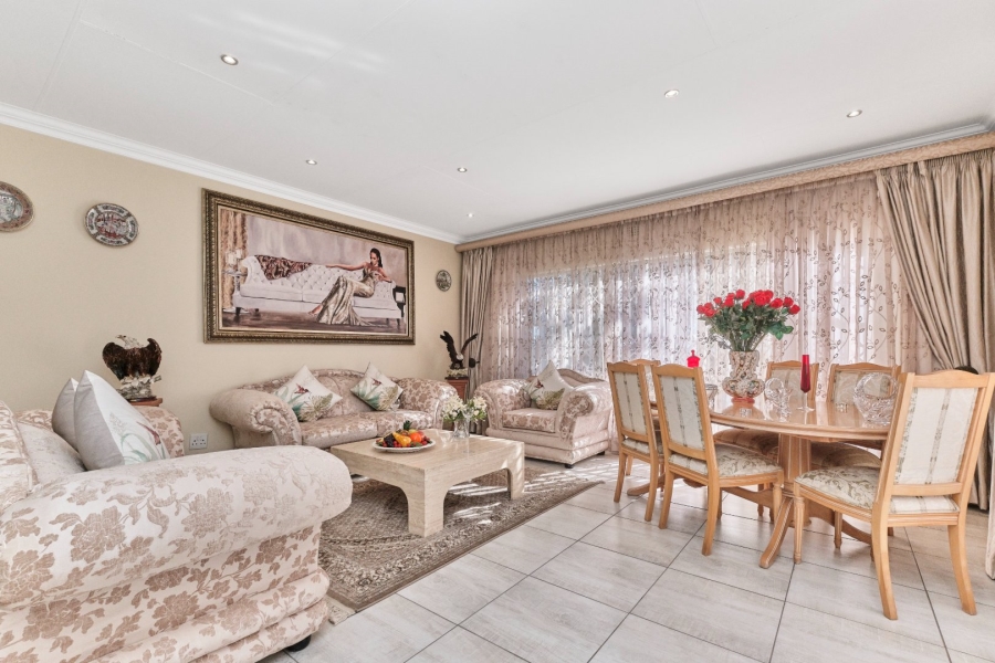 3 Bedroom Property for Sale in Wilro Park Gauteng