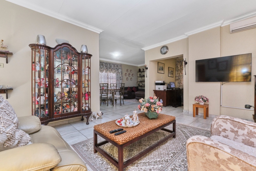 3 Bedroom Property for Sale in Wilro Park Gauteng