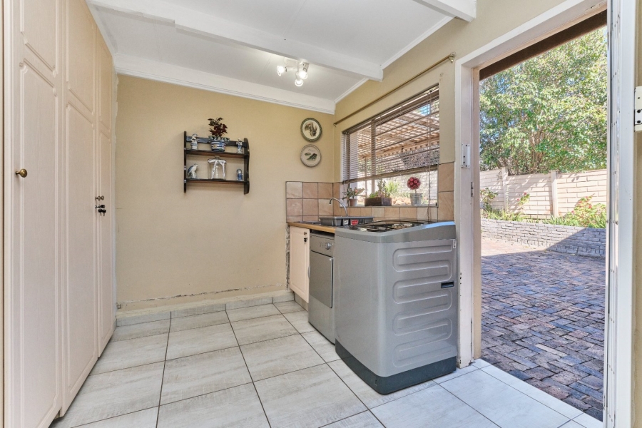 3 Bedroom Property for Sale in Wilro Park Gauteng