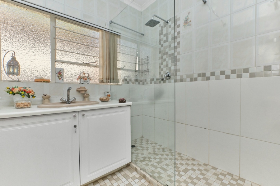 3 Bedroom Property for Sale in Wilro Park Gauteng