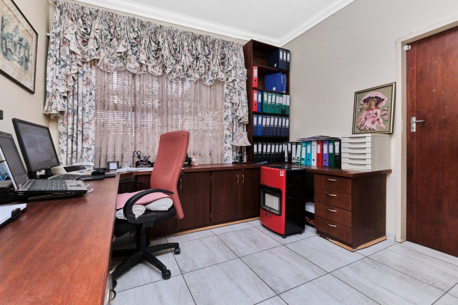 3 Bedroom Property for Sale in Wilro Park Gauteng