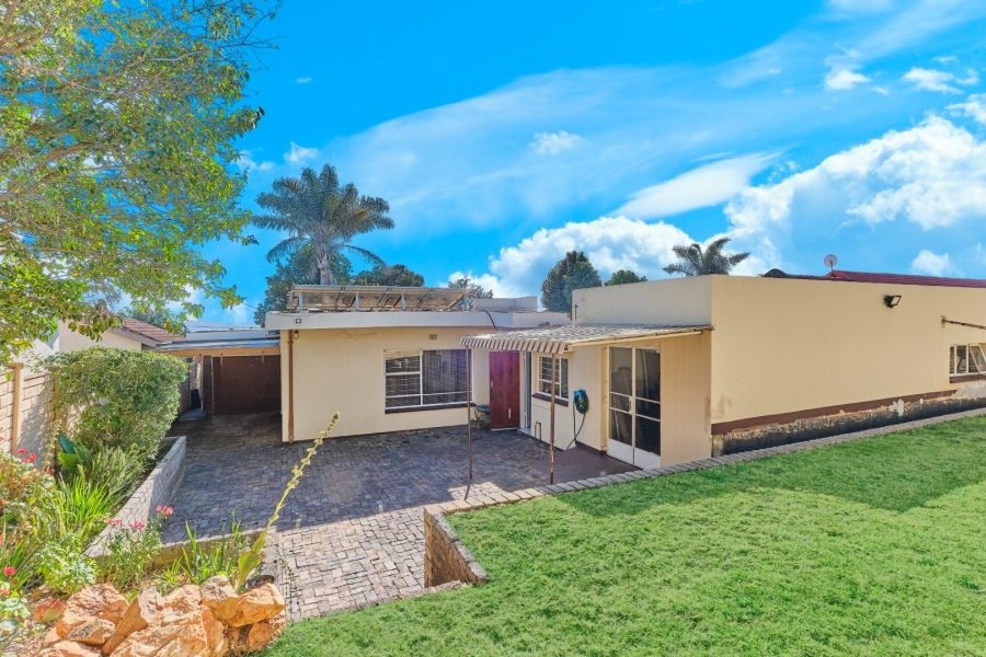 3 Bedroom Property for Sale in Wilro Park Gauteng