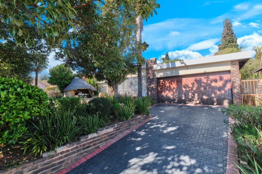 3 Bedroom Property for Sale in Wilro Park Gauteng