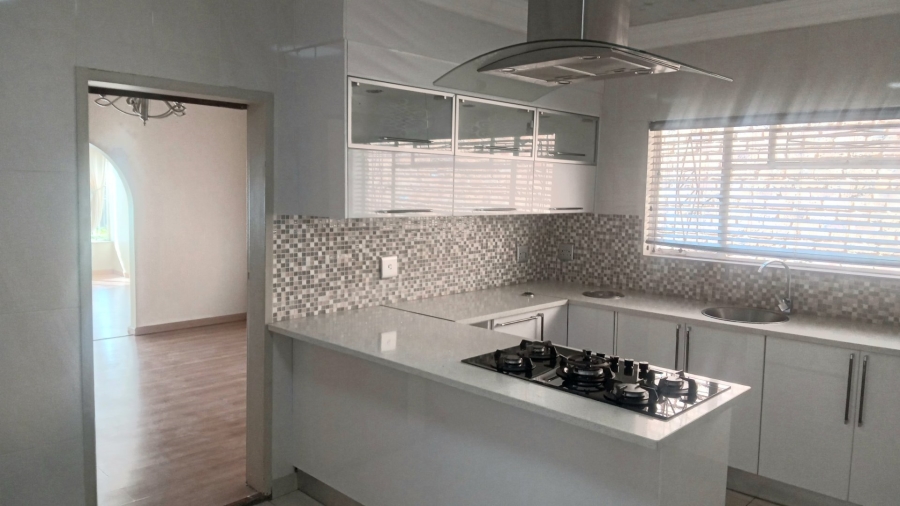 5 Bedroom Property for Sale in Sinoville Gauteng