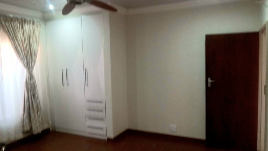 5 Bedroom Property for Sale in Sinoville Gauteng