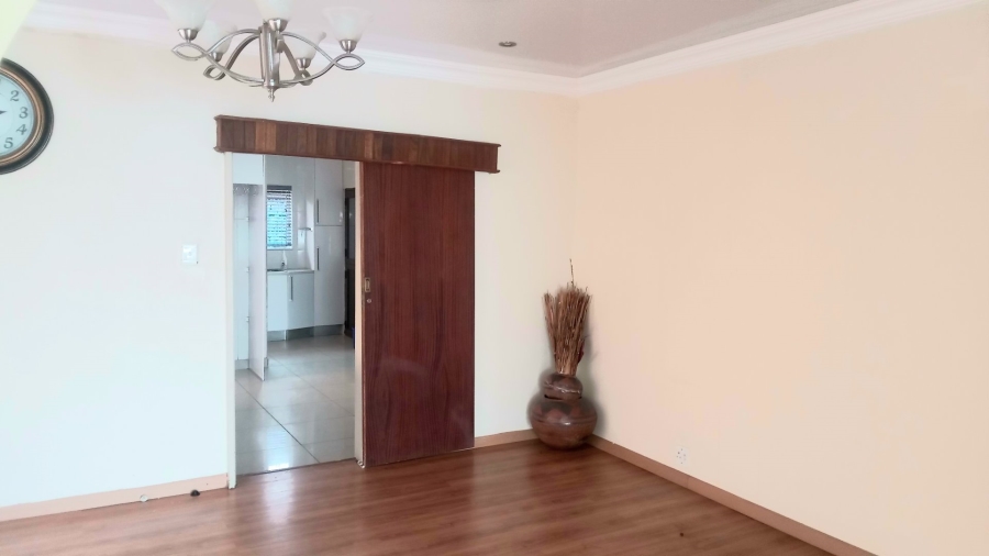 5 Bedroom Property for Sale in Sinoville Gauteng
