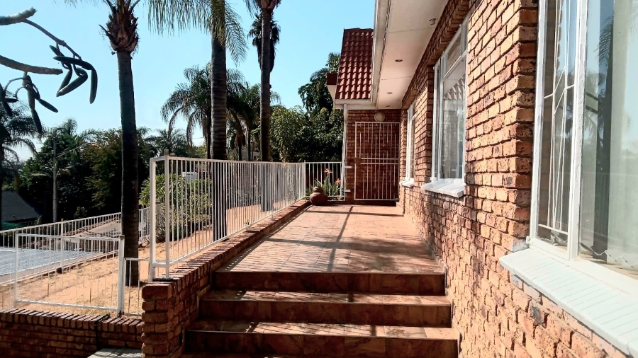 5 Bedroom Property for Sale in Sinoville Gauteng
