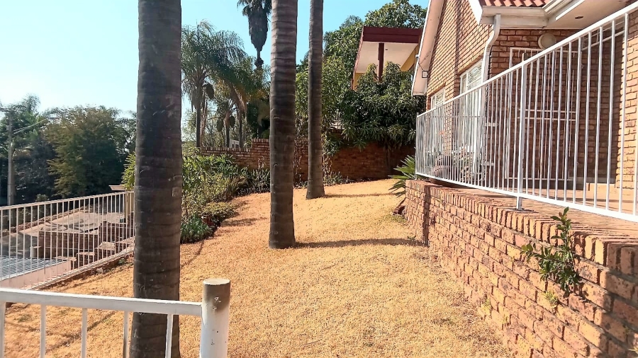 5 Bedroom Property for Sale in Sinoville Gauteng