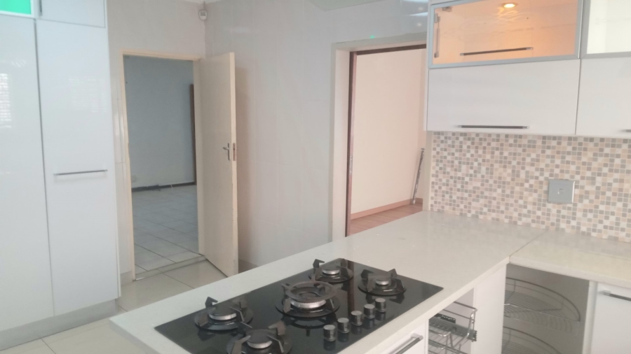 To Let 5 Bedroom Property for Rent in Sinoville Gauteng