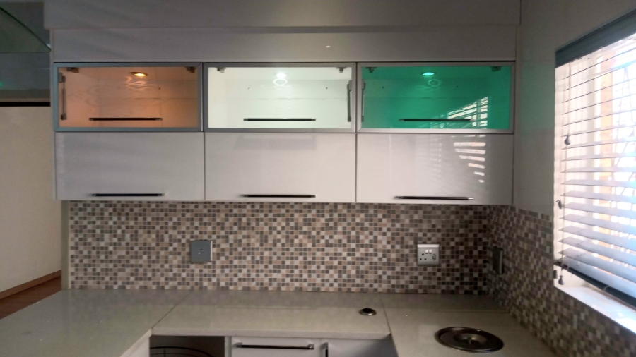 To Let 5 Bedroom Property for Rent in Sinoville Gauteng