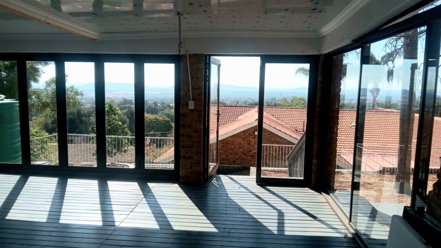 To Let 5 Bedroom Property for Rent in Sinoville Gauteng