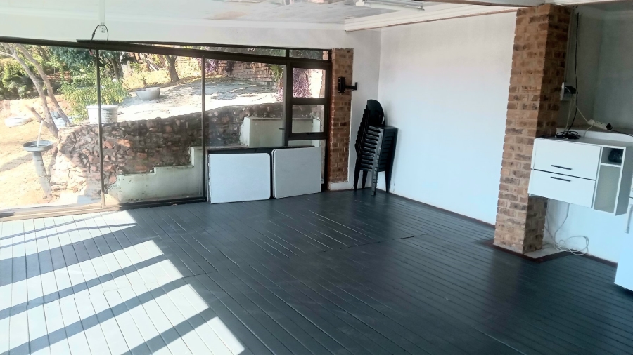 To Let 5 Bedroom Property for Rent in Sinoville Gauteng