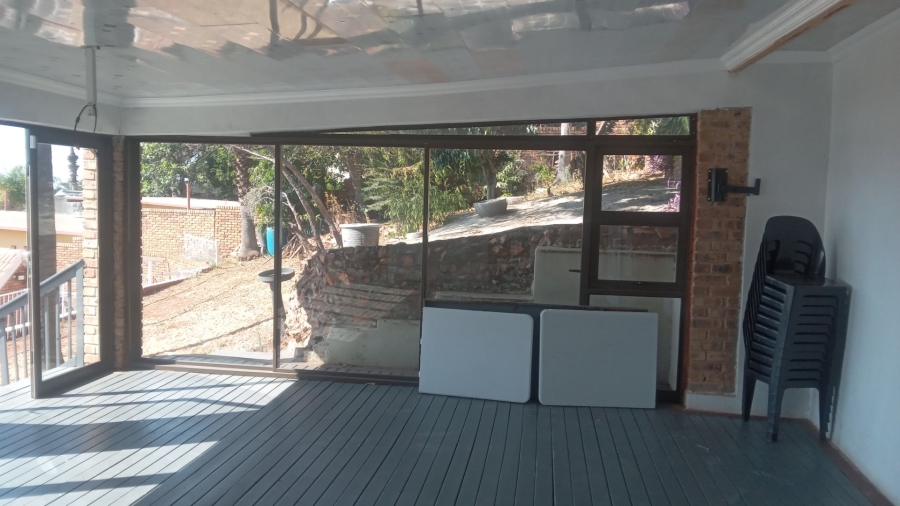 To Let 5 Bedroom Property for Rent in Sinoville Gauteng