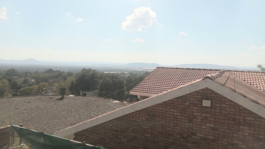 To Let 5 Bedroom Property for Rent in Sinoville Gauteng