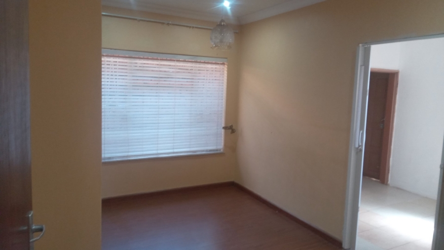 To Let 5 Bedroom Property for Rent in Sinoville Gauteng