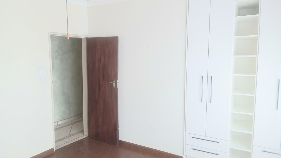 To Let 5 Bedroom Property for Rent in Sinoville Gauteng