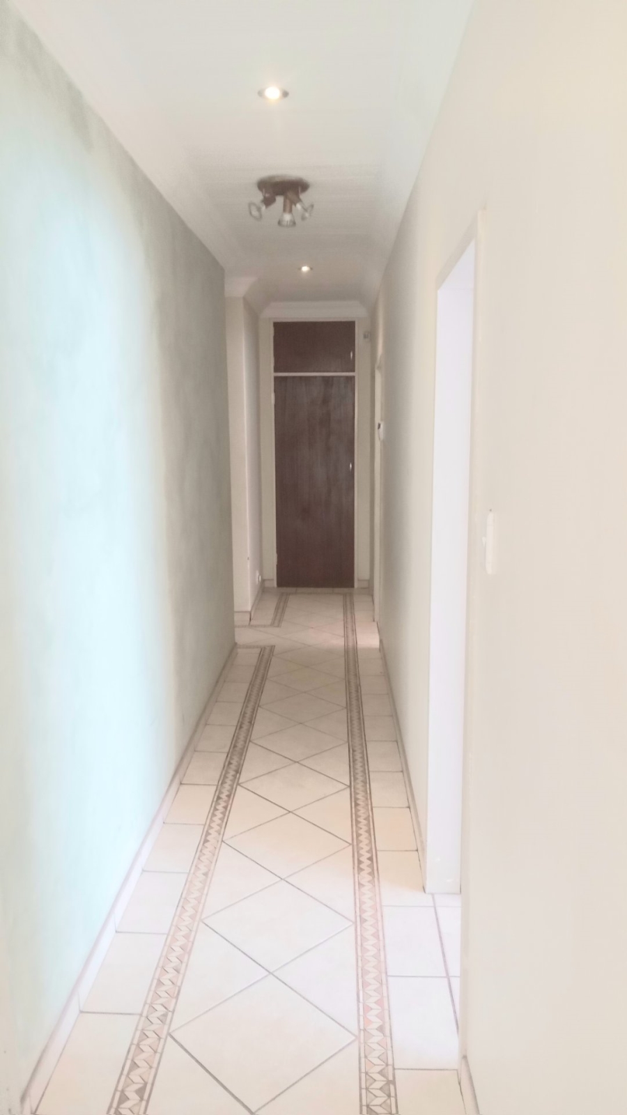 To Let 5 Bedroom Property for Rent in Sinoville Gauteng