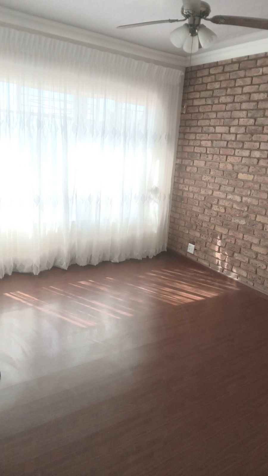 To Let 5 Bedroom Property for Rent in Sinoville Gauteng