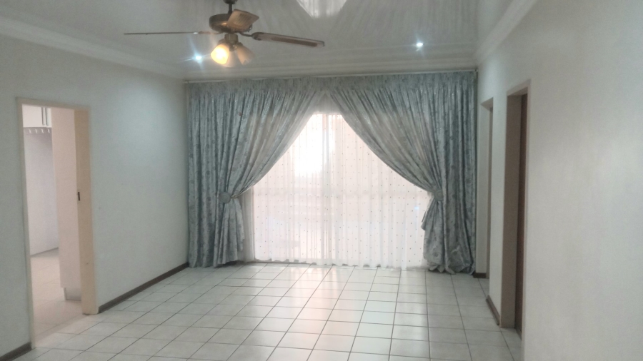 To Let 5 Bedroom Property for Rent in Sinoville Gauteng