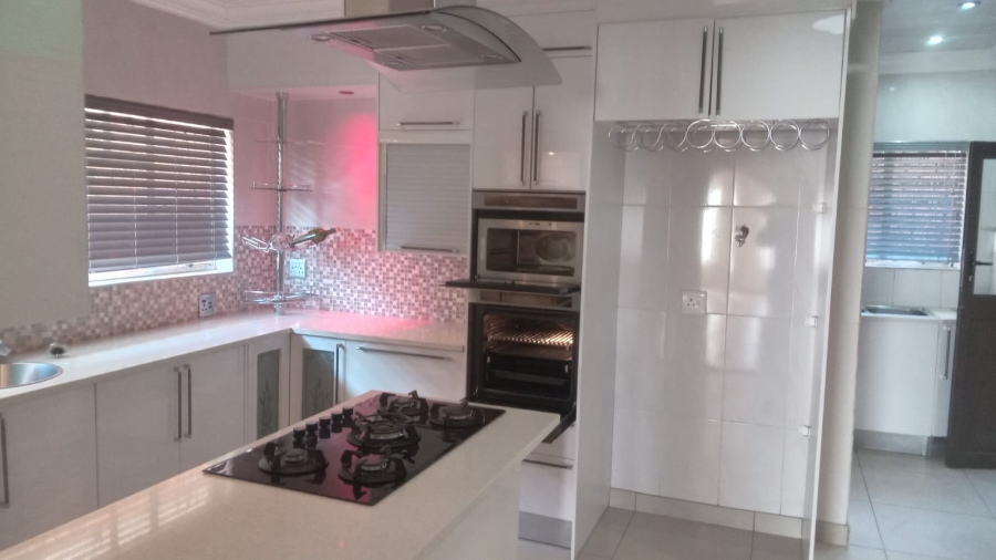 5 Bedroom Property for Sale in Sinoville Gauteng
