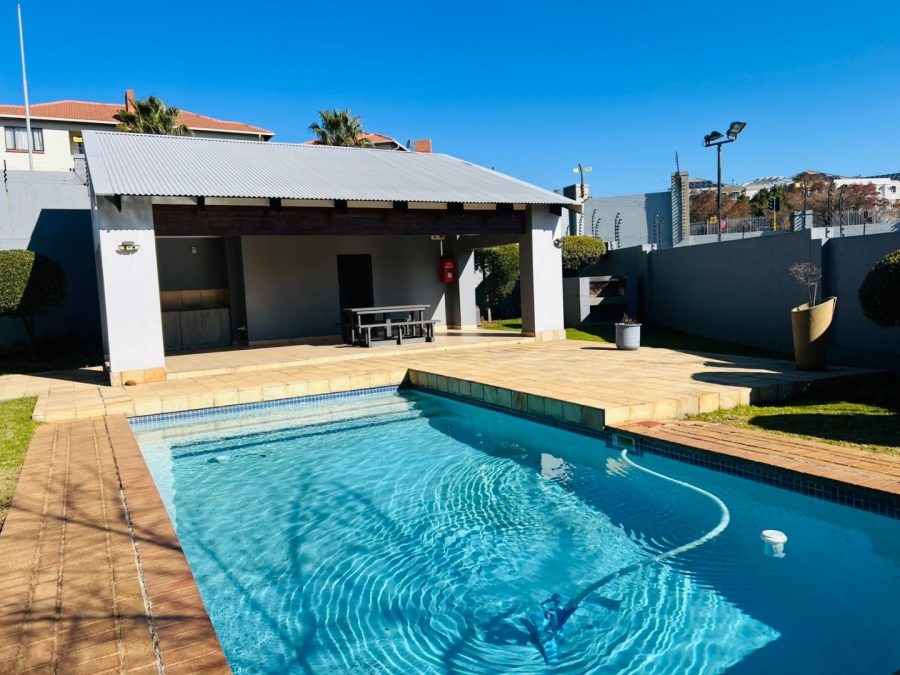 2 Bedroom Property for Sale in Greenstone Hill Gauteng