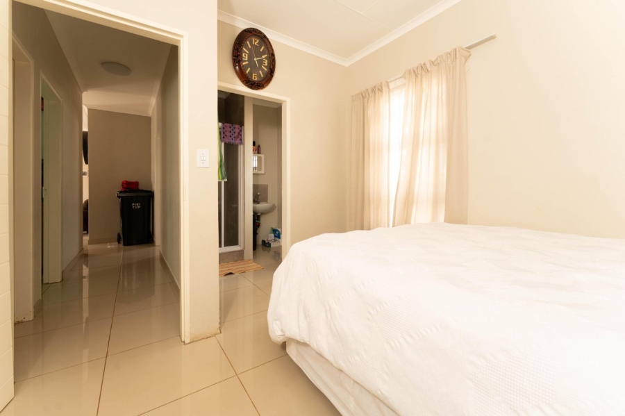 3 Bedroom Property for Sale in Lehae Gauteng