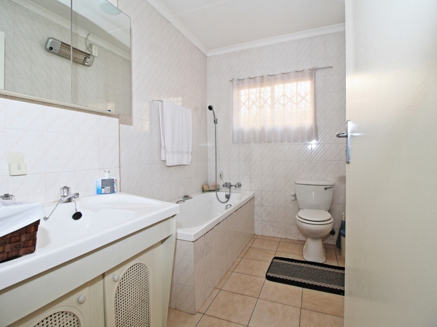 To Let 1 Bedroom Property for Rent in Ferndale Gauteng