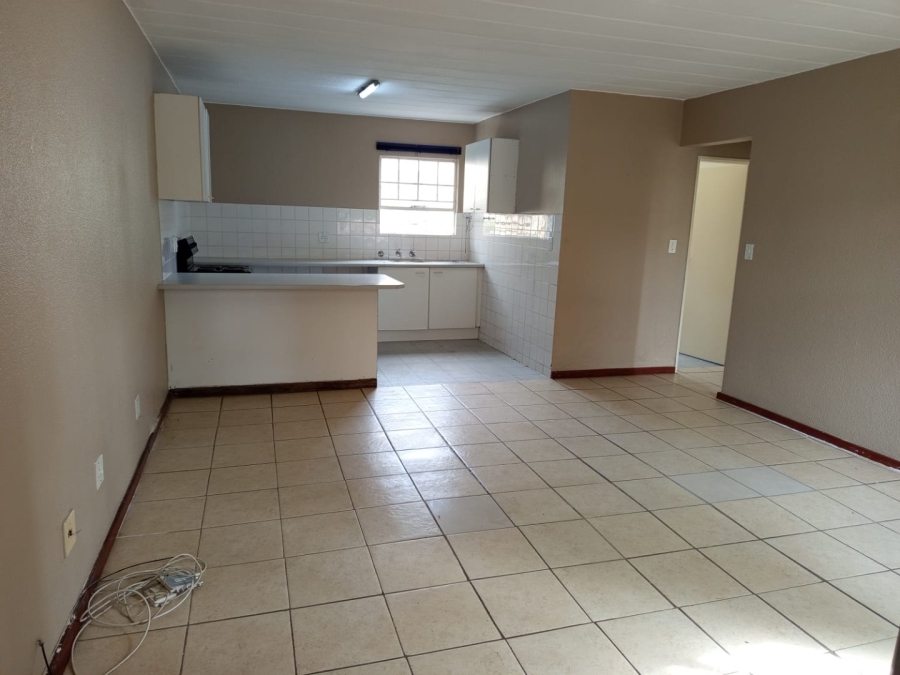 To Let 2 Bedroom Property for Rent in Vorna Valley Gauteng