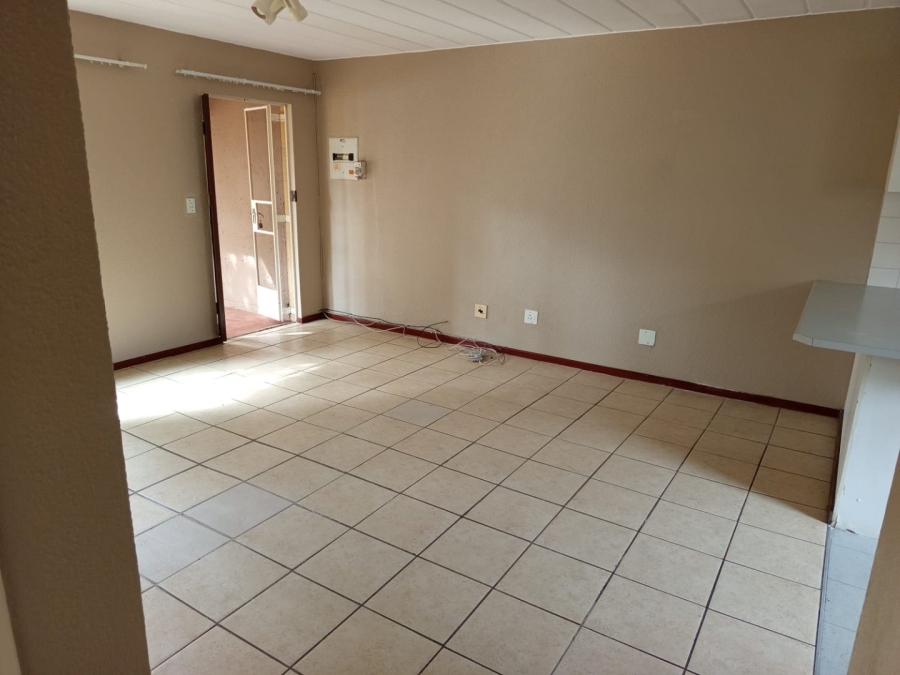 To Let 2 Bedroom Property for Rent in Vorna Valley Gauteng